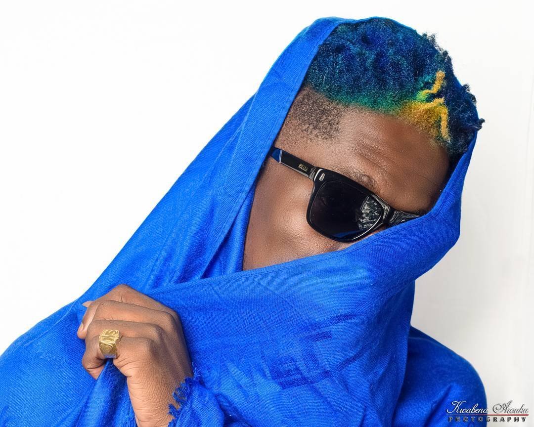 Shatta Wale Outdoors New Hair Style (Photos)