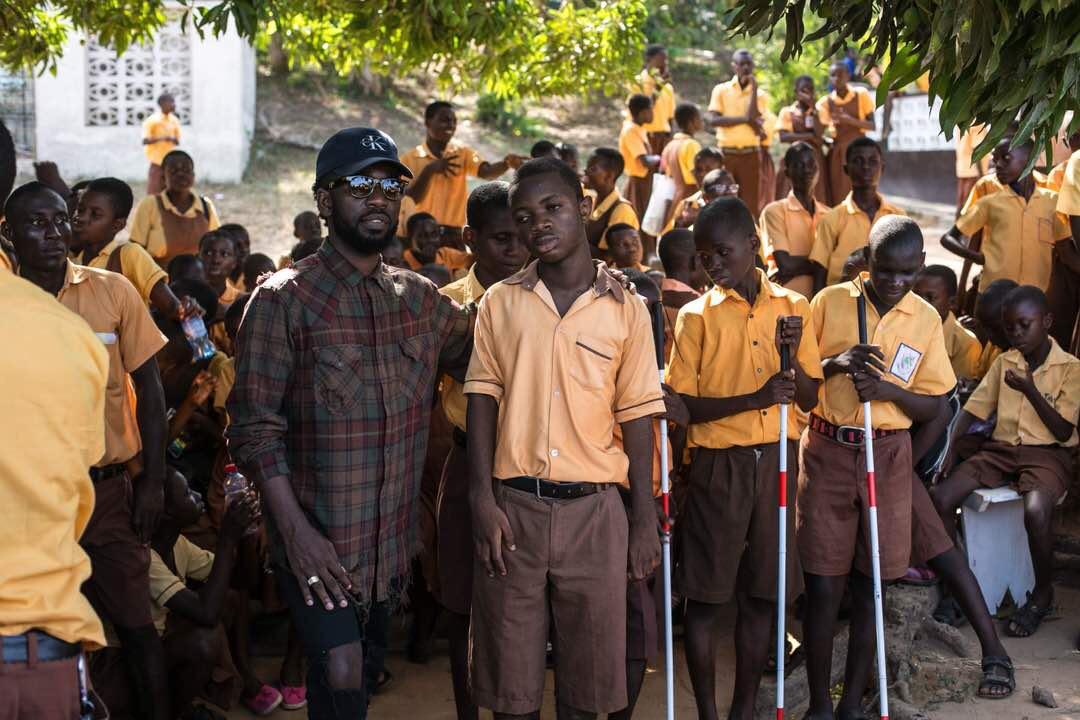 Bisa Kdei Spends Birthday with School For The Blind And Deaf In Cape Coast