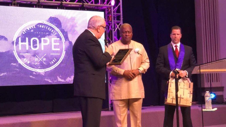 Former President John Dramani Mahama Receives Award For ‘Outstanding Christian Leadership’