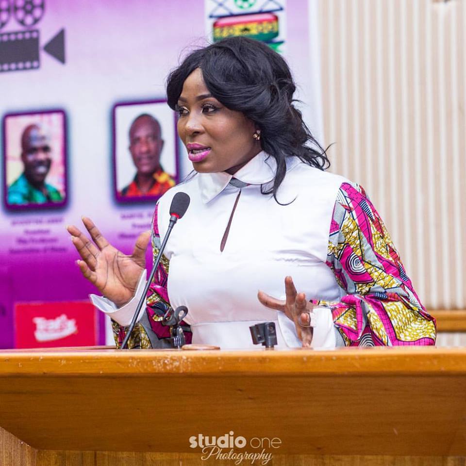 Stop Sliding Into My DM, I’m Not Searching For A Husband – Gloria Sarfo