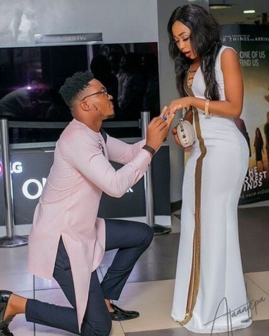 “Akuapem Poolo’s” ‘Boyfriend’ Proposes Marriage To Her On His Knees In Public(PHOTO)