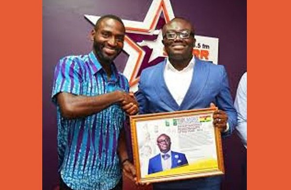 Bola Ray Receives Most Influential Entertainment Personality Award