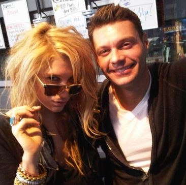 Kesha_Ryan_Seacrest.JPG