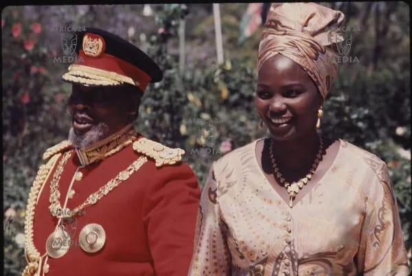 Mzee_Jomo_kenyatta_and_mama_ngina_ke.jpg