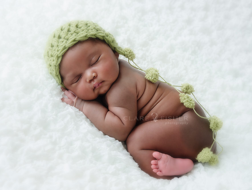 newborn-photography-NYC-green-hat.jpg