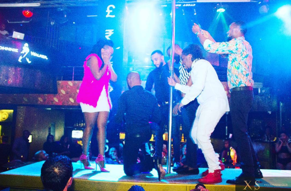 Nigerian man proposes to his Kenyan girlfriend at XS Millionaires, proof that husbands can also be found at clubs