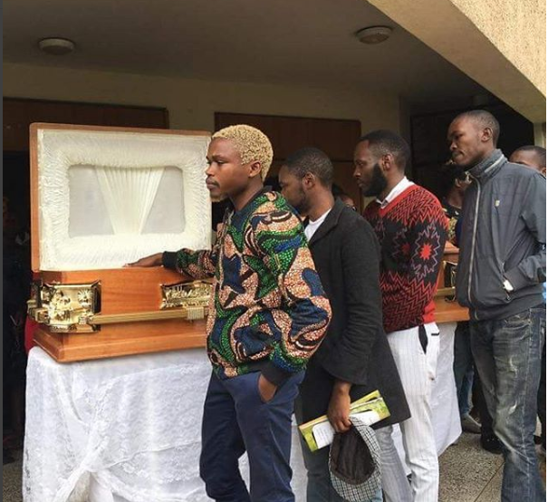 Chipukeezy wells up to tears at Ayeiya’s memorial and reveals these intricate details about the man(photo)