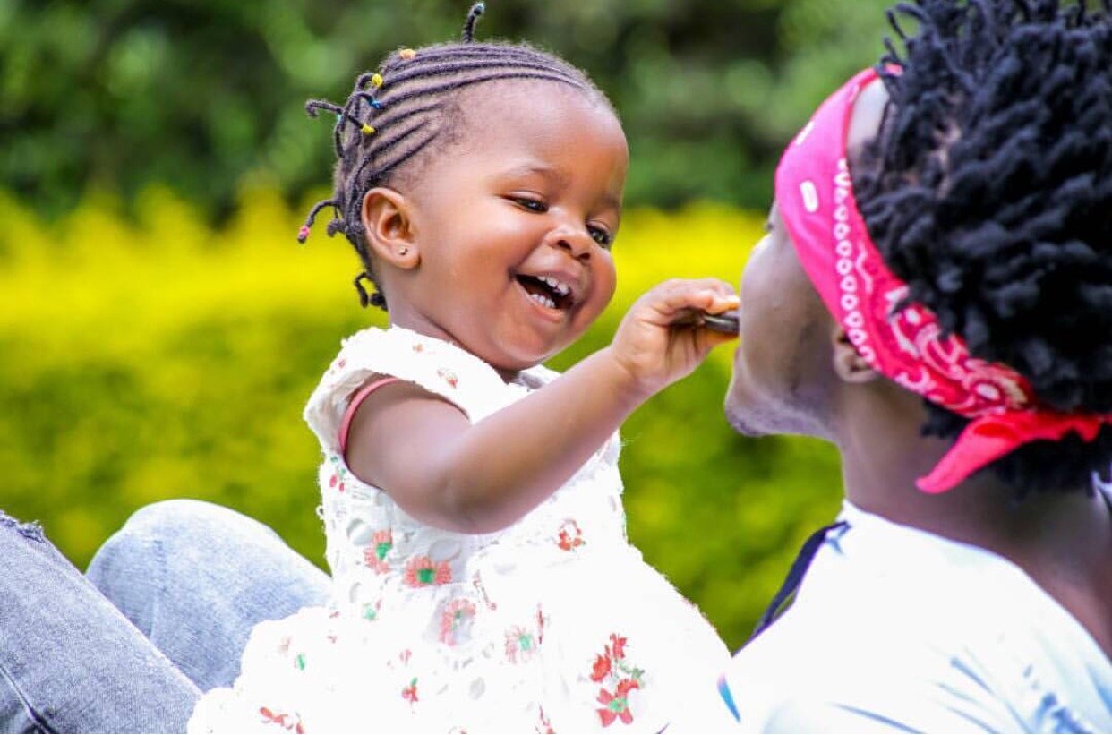 “Alafu tunaka kujua mama ya mtoto” fans react after Bahati introduces his biological daughter