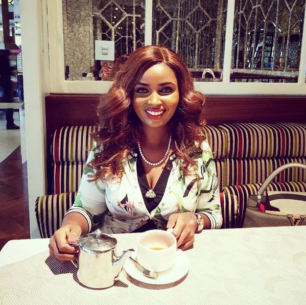 Arnelisa Muigai slays in a Kes 550 mtumba dress (Photo)