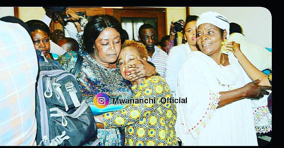 shocking: Lulu Micheal’s mum caught on camera crying while Kanumba’s mum laughs off with joy (Photos)