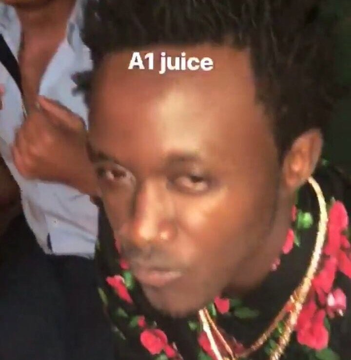 Was Bahati drunk while partying with his friends at a popular joint?(photos)