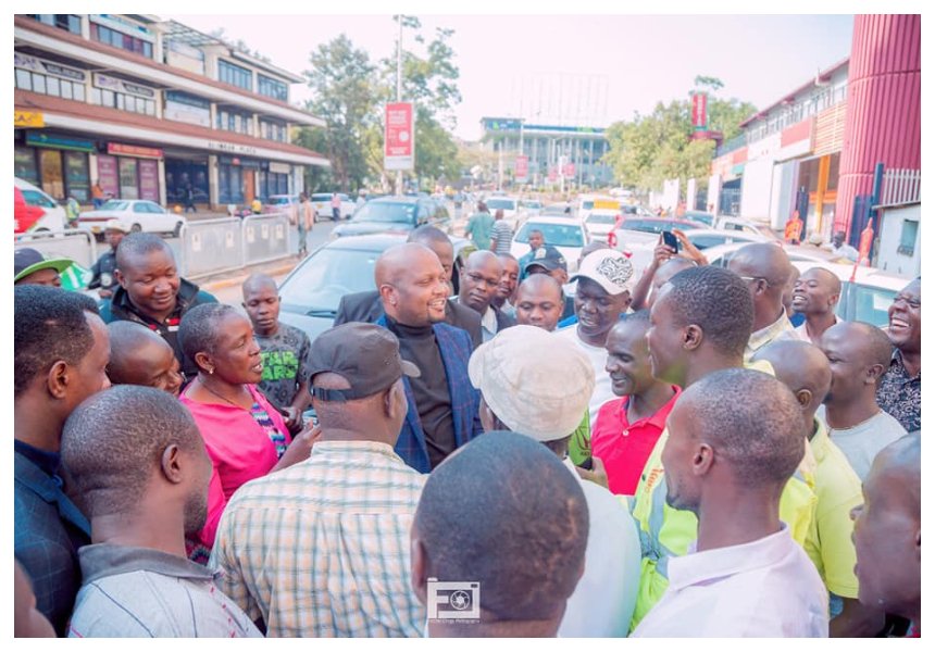 The handshake is real! Moses Kuria receives heroic welcome in Kisumu, strolls around the city without bodyguards (Photos)