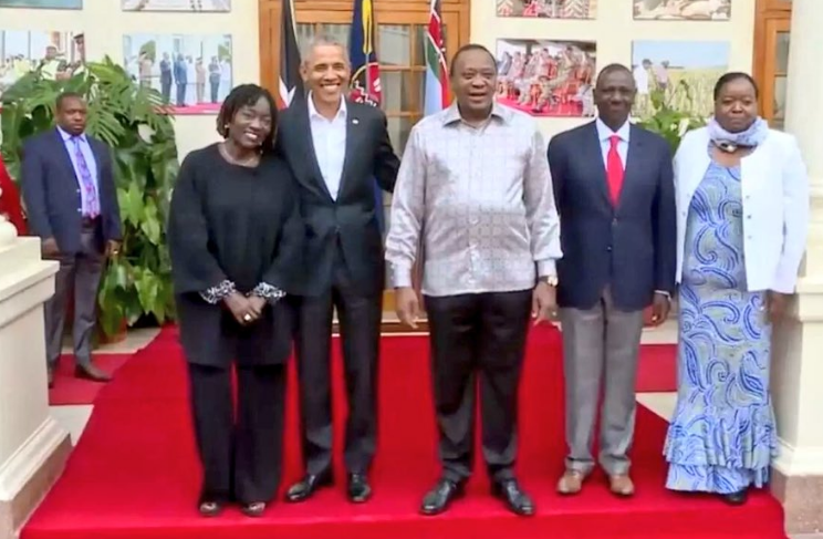 Alambe Lolo ama Ameze mate wakikula nyama! Sonko trolled for spoiling Obama’s photo