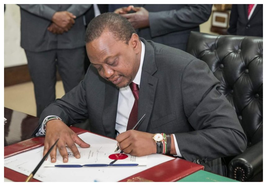 Uhuru Kenyatta Donates Millions To Help Flood Victims