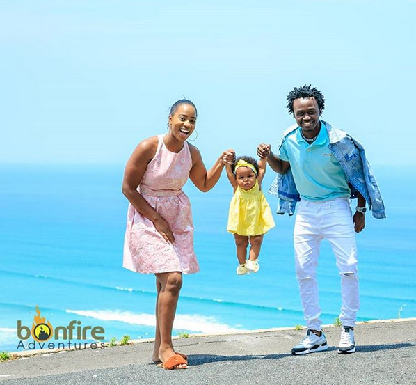 Mnatesa mtoto sana nyinyi! Fans bash Bahati and Diana Marua over photo with Heaven